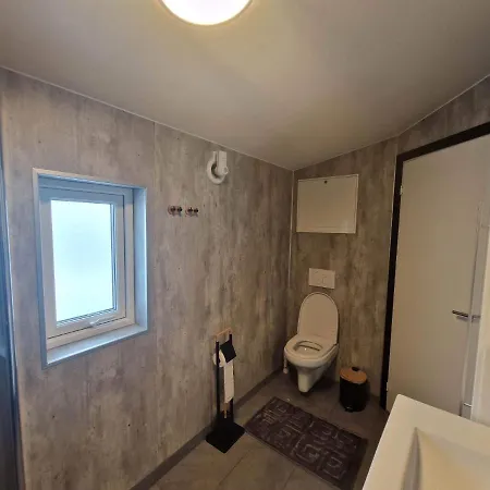 Northern Living 2 With Shared Bathroom Гостевой дом Тромсё